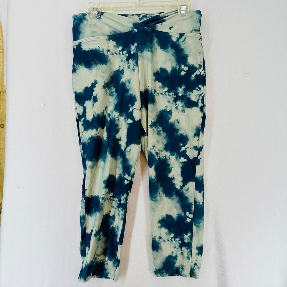 NWT Adore Me Tye Dye Dani‎ Cropped Leggings Size L Blue